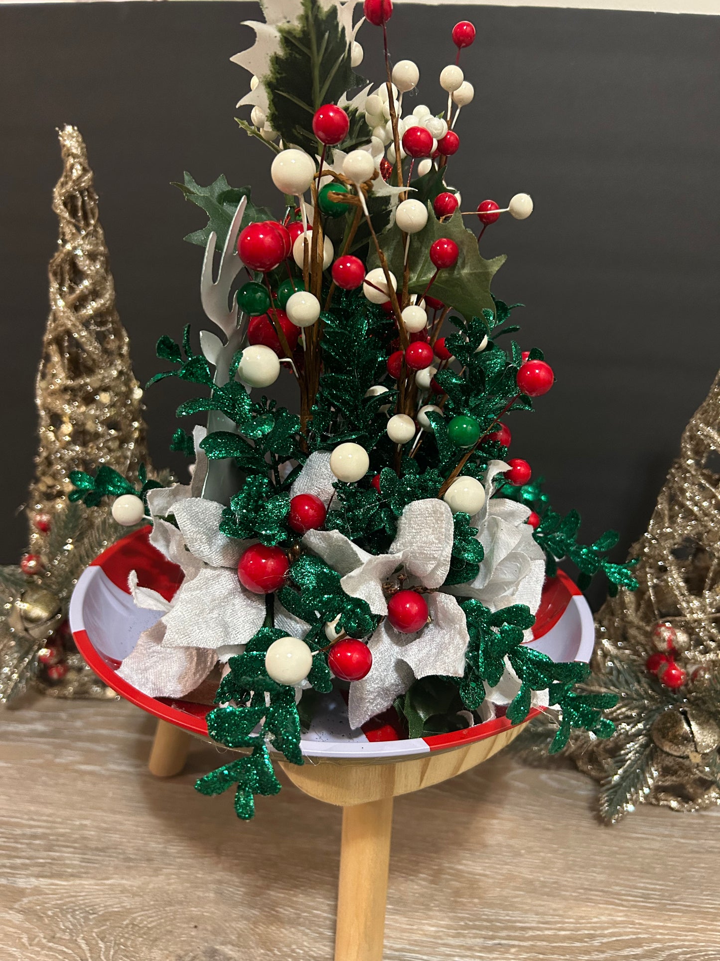 Green reindeer decor