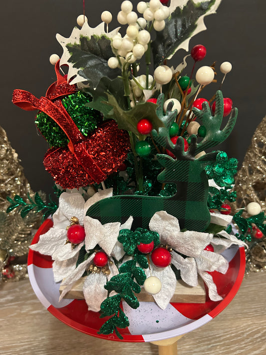 Green reindeer decor